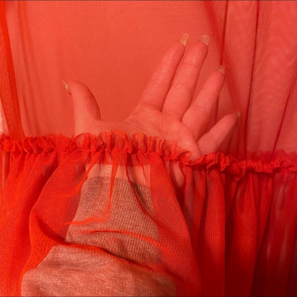 H&M soft mesh peplum tee - Picture 2 of 3